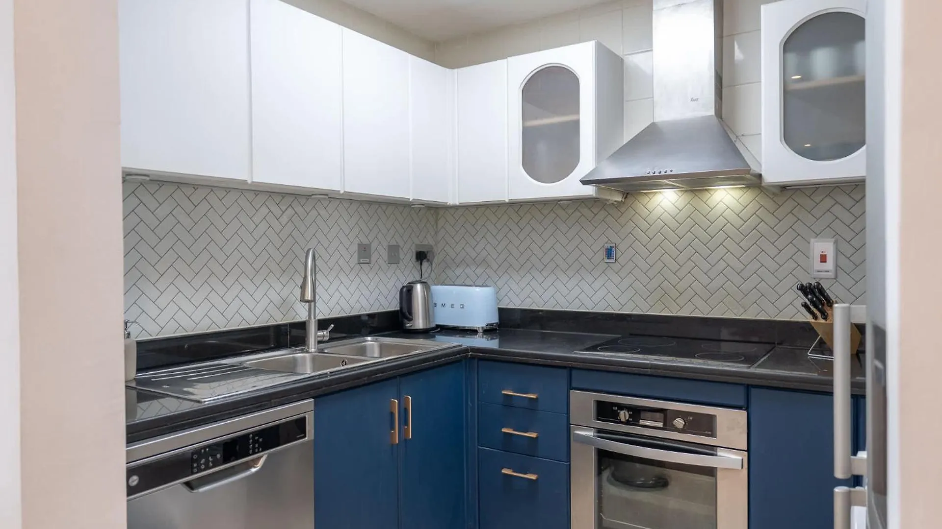 Minimalist Airy 3-Bedroom With Cityscape View In Dubai Marina Verenigde Arabische Emiraten