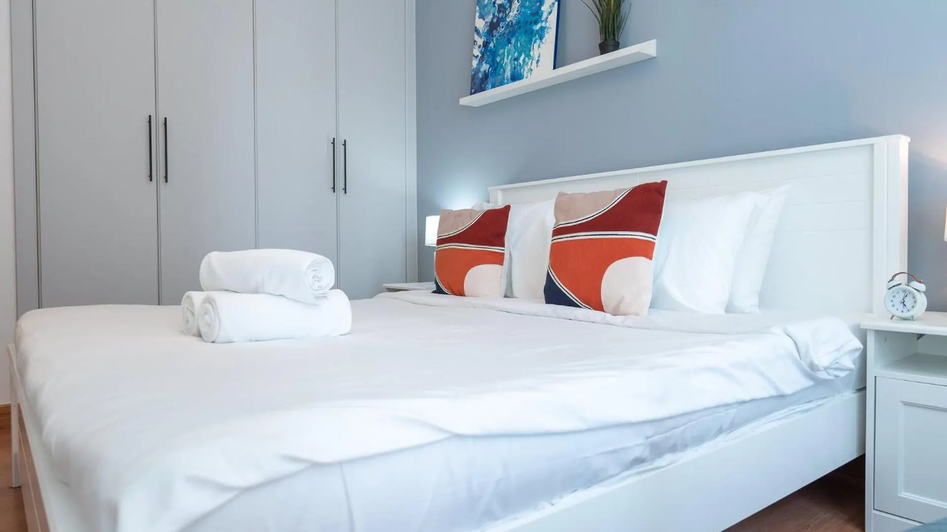 Apartment Minimalist Airy 3-Bedroom With Cityscape View In Dubai Marina United Arab Emirates
