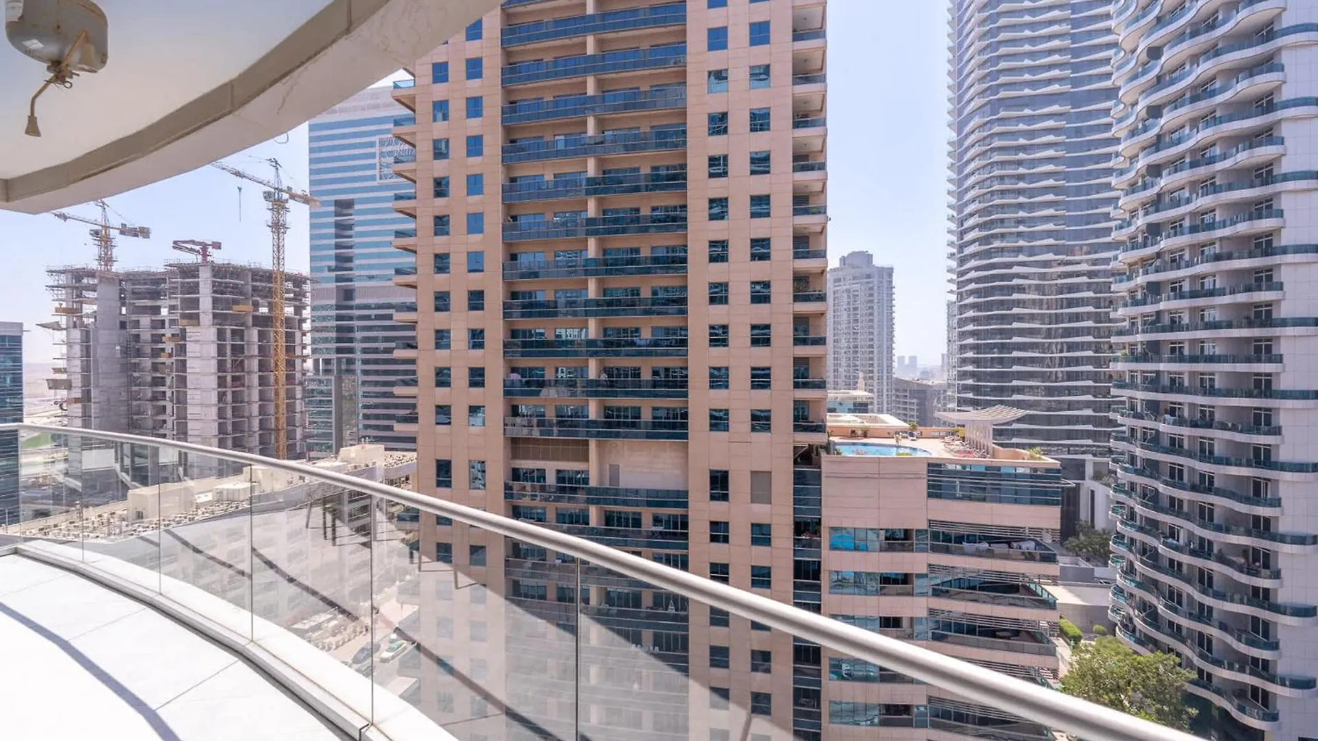 Minimalist Airy 3-Bedroom With Cityscape View In Dubai Marina