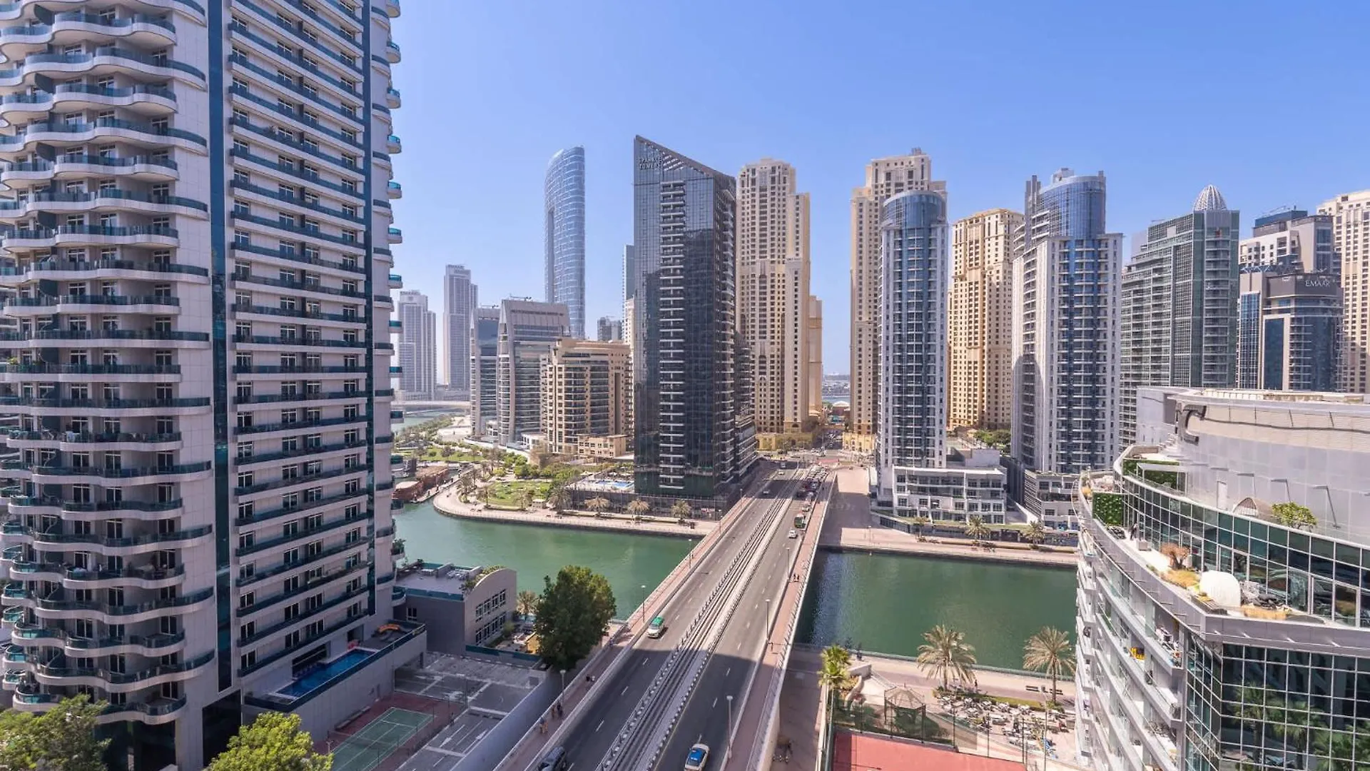 Minimalist Airy 3-Bedroom With Cityscape View In Dubai Marina United Arab Emirates
