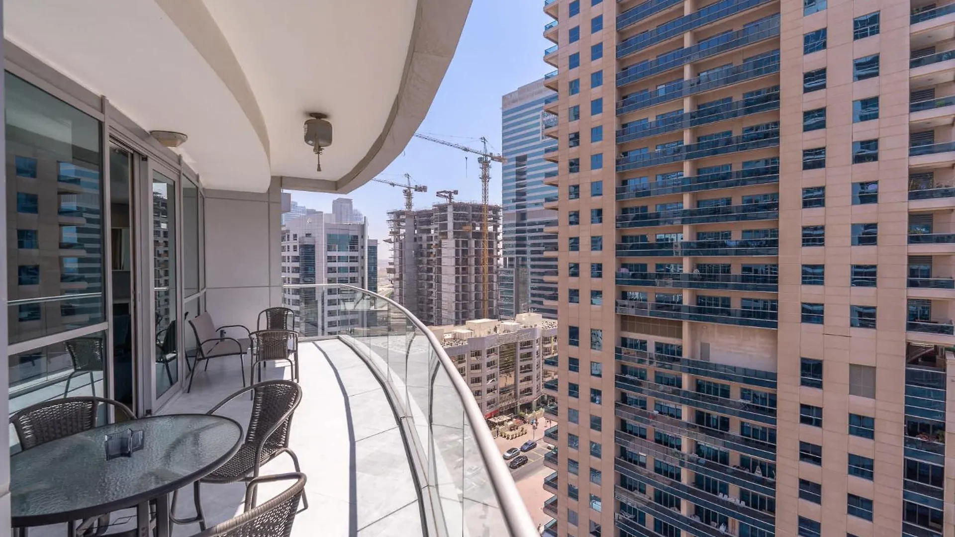 Minimalist Airy 3-Bedroom With Cityscape View In Dubai Marina 0*,  United Arab Emirates