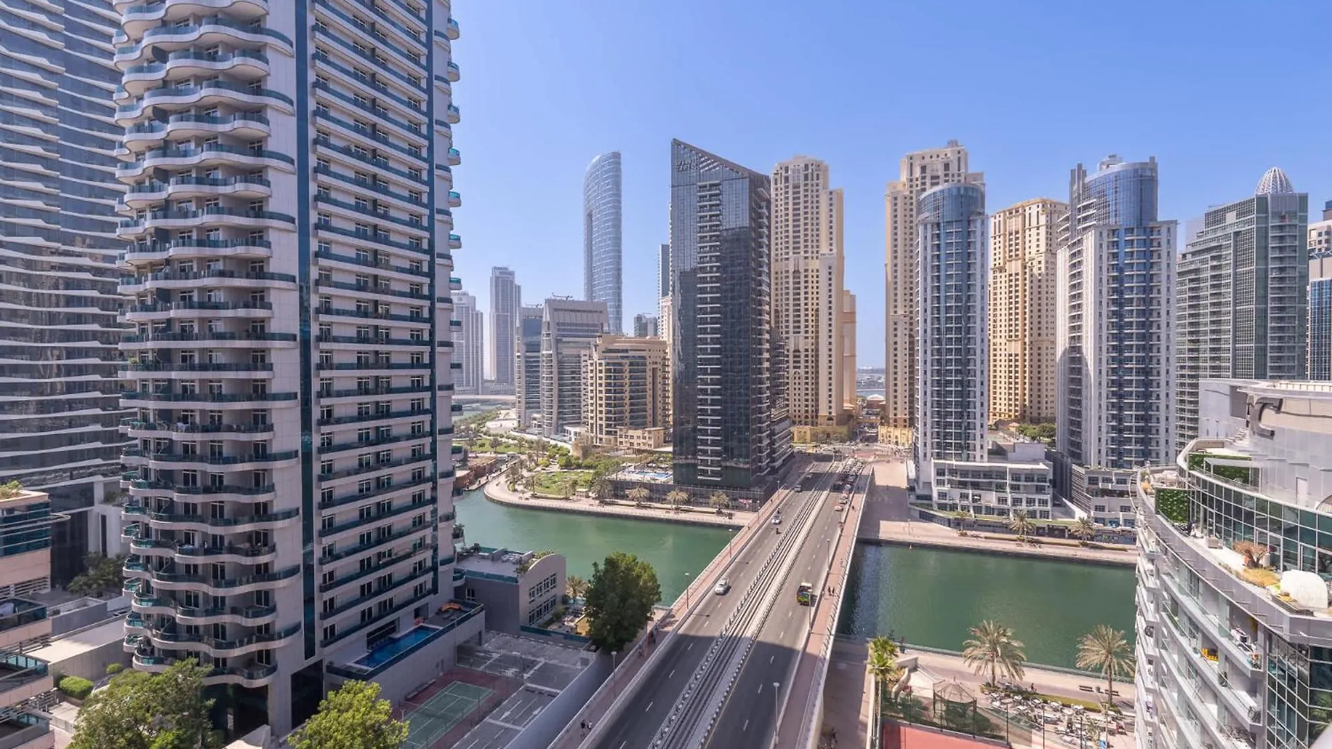 Minimalist Airy 3-Bedroom With Cityscape View In Dubai Marina 0*,