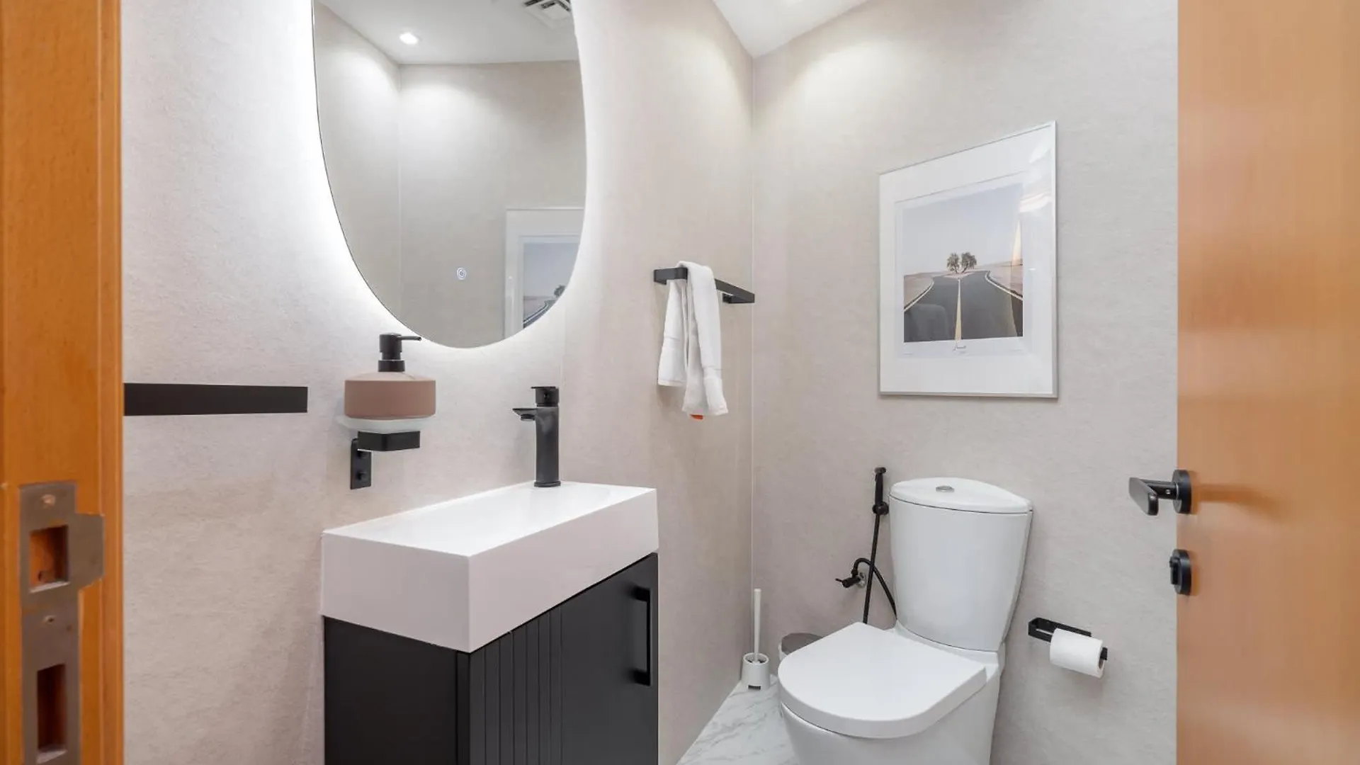Apartment Minimalist Airy 3-Bedroom With Cityscape View In Dubai Marina