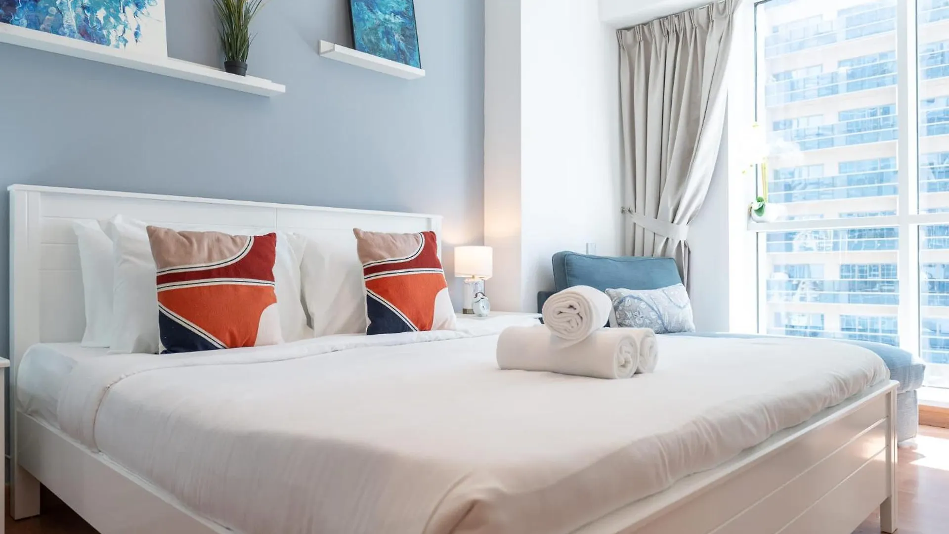 Minimalist Airy 3-Bedroom With Cityscape View In Dubai Marina 0*,  United Arab Emirates