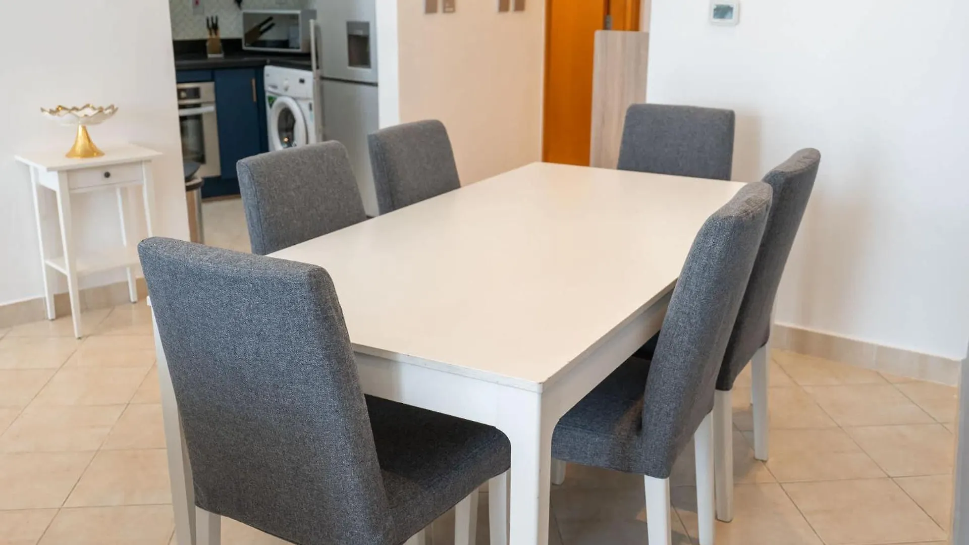 Apartment Minimalist Airy 3-Bedroom With Cityscape View In Dubai Marina United Arab Emirates