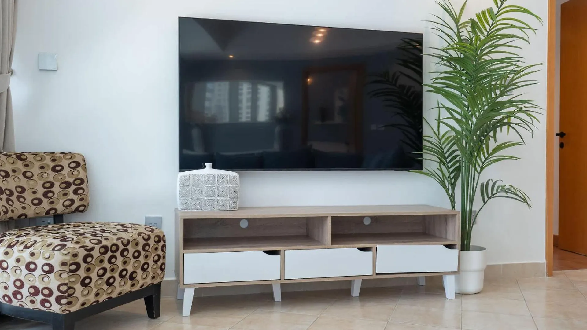 Apartment Minimalist Airy 3-Bedroom With Cityscape View In Dubai Marina