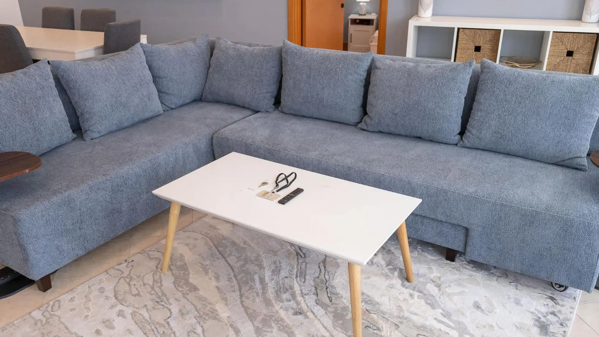 Minimalist Airy 3-Bedroom With Cityscape View In Dubai Marina Apartment